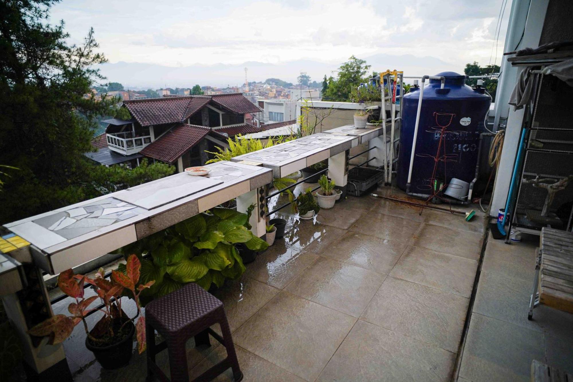 Schones Haus Private Pool & Netflix By Grorental Bandung Eksteriør billede
