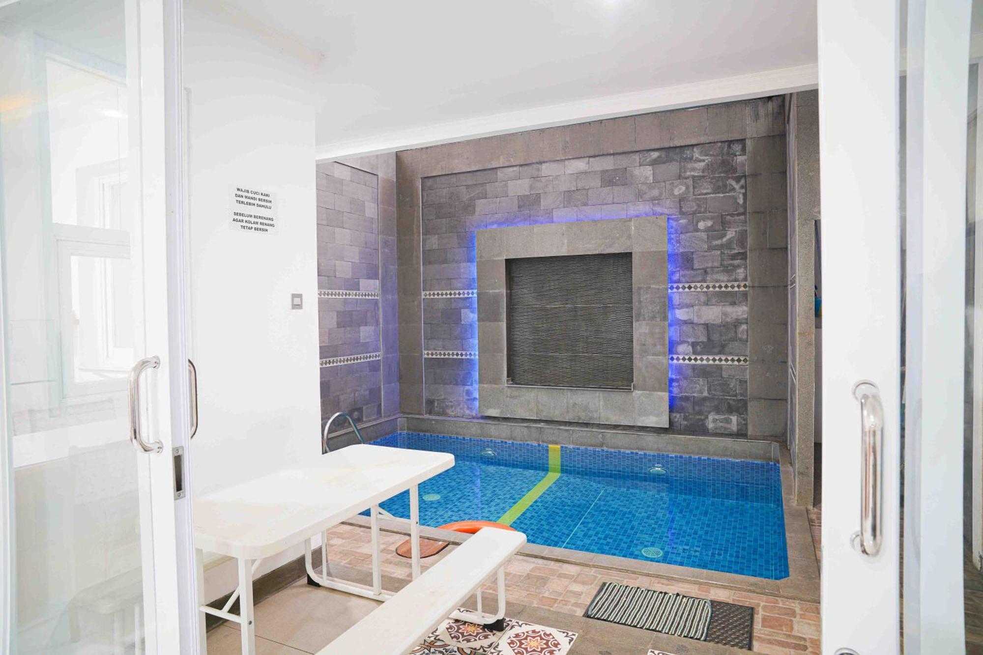 Schones Haus Private Pool & Netflix By Grorental Bandung Eksteriør billede